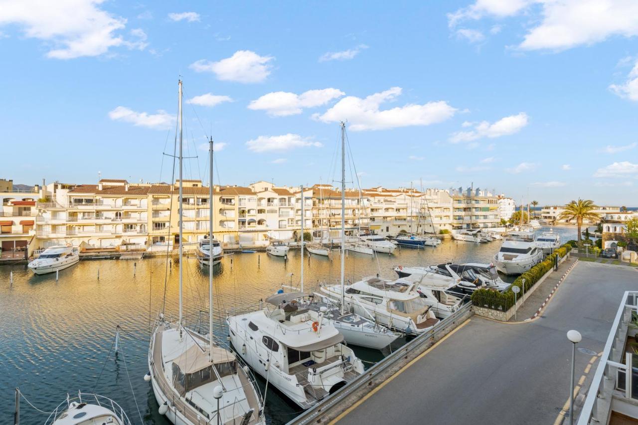 Welcs Apartamento 055 Emp Con Terraza Y Vistas Al Canal Empuriabrava Exterior photo